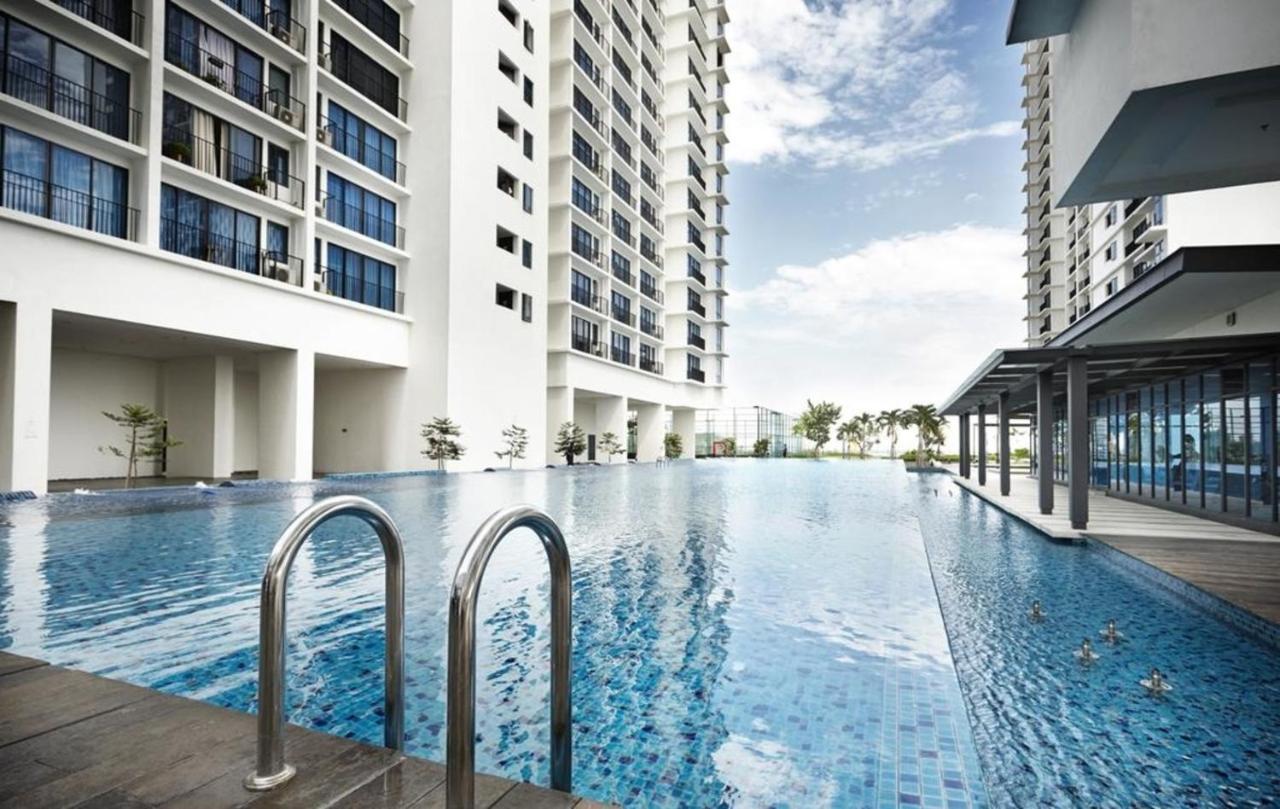 Peanut Butter Homestay - Trefoil Setia Alam Shah Alam Exterior foto